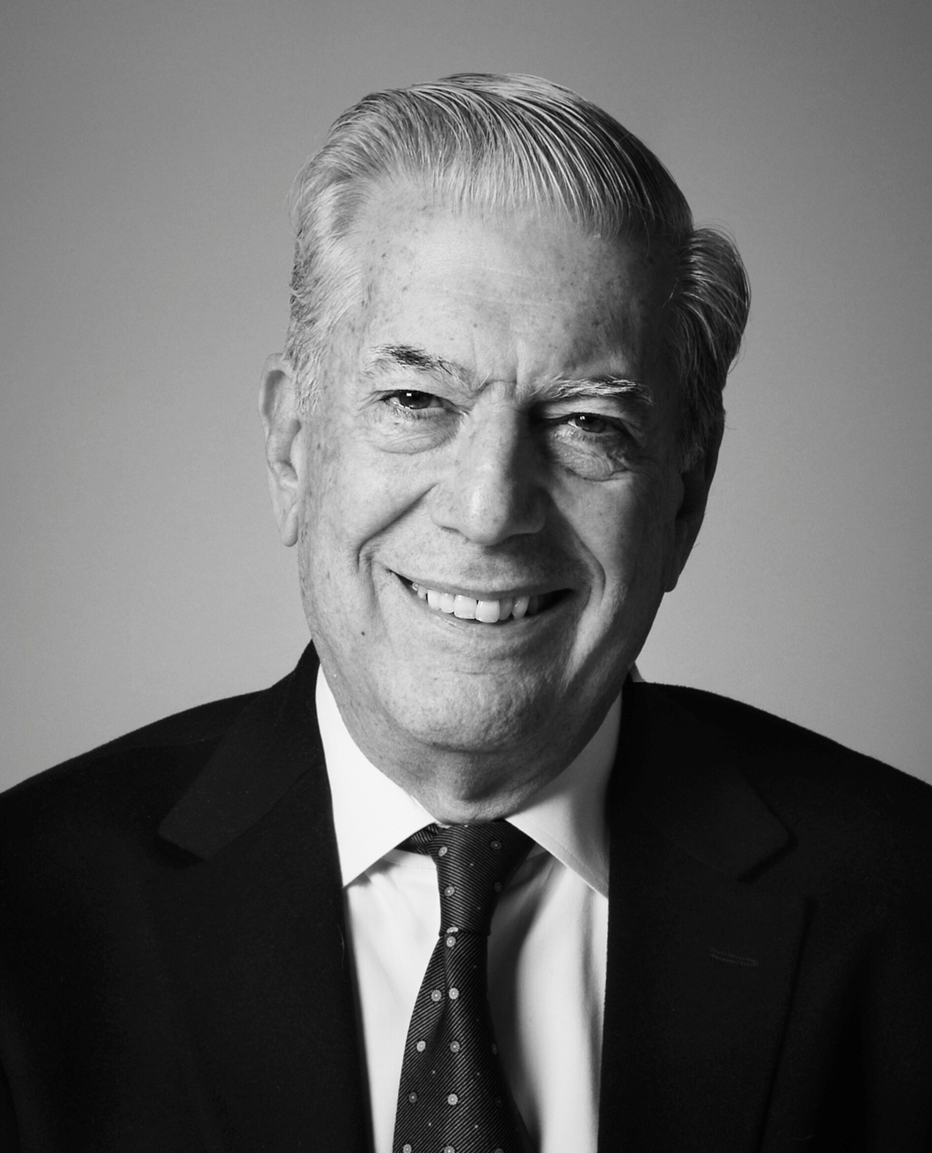 Fallece Mario Vargas Llosa