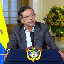 Petro Estalla tras Hundimineto de la Consulta Popular