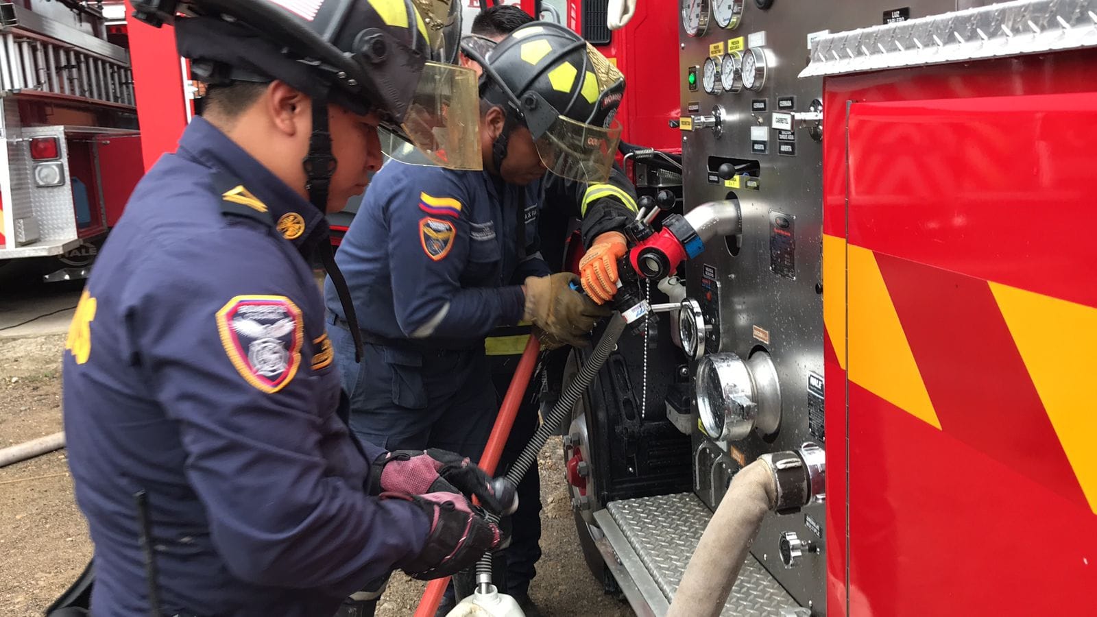 Delincuentes roban a Paramédicos del Cuerpo de Bomberos en pena Emergencia Médica en Cali