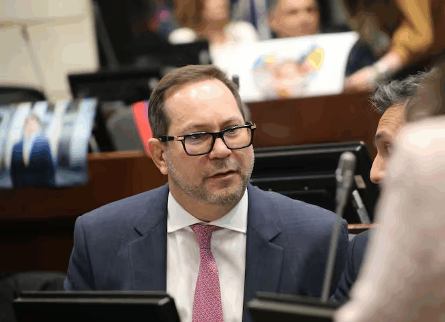 Lidio García, senador del Partido Liberal, asume la presidencia del Senado para el periodo 2025-2026