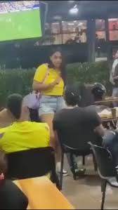Una discusión de pareja durante el partido de Colombia se vuelve viral y desata todo tipo de reacciones en redes sociales