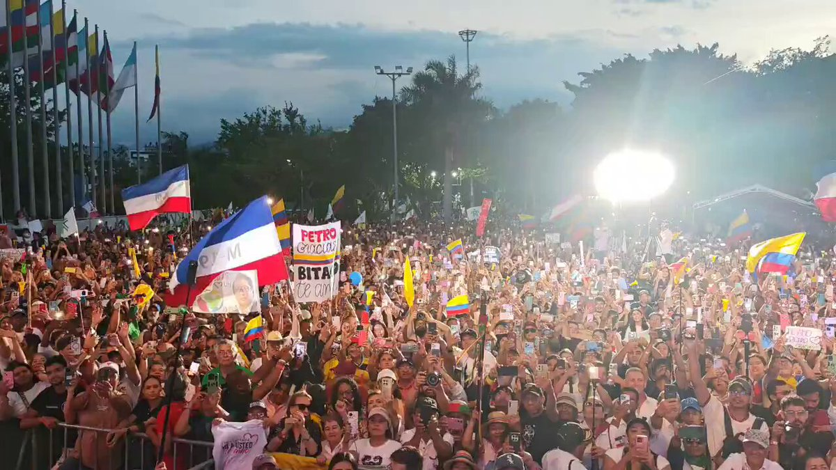 Petro llega a Cali para presentar balance de Gobierno ante trabajadores y jóvenes en el Parque de las Banderas